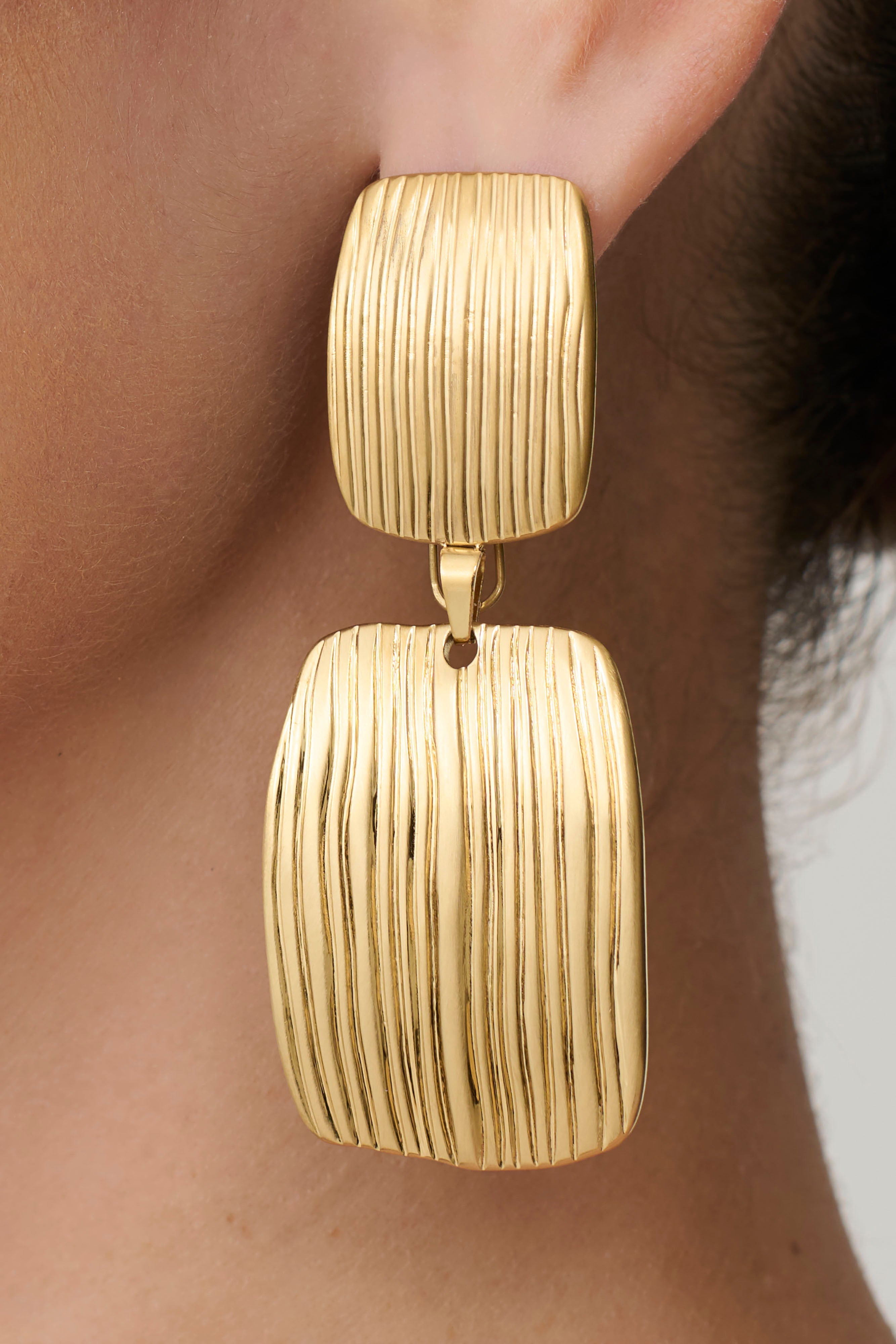 Ruelle Textured Statement Drop Earrings - Gold - Image 3