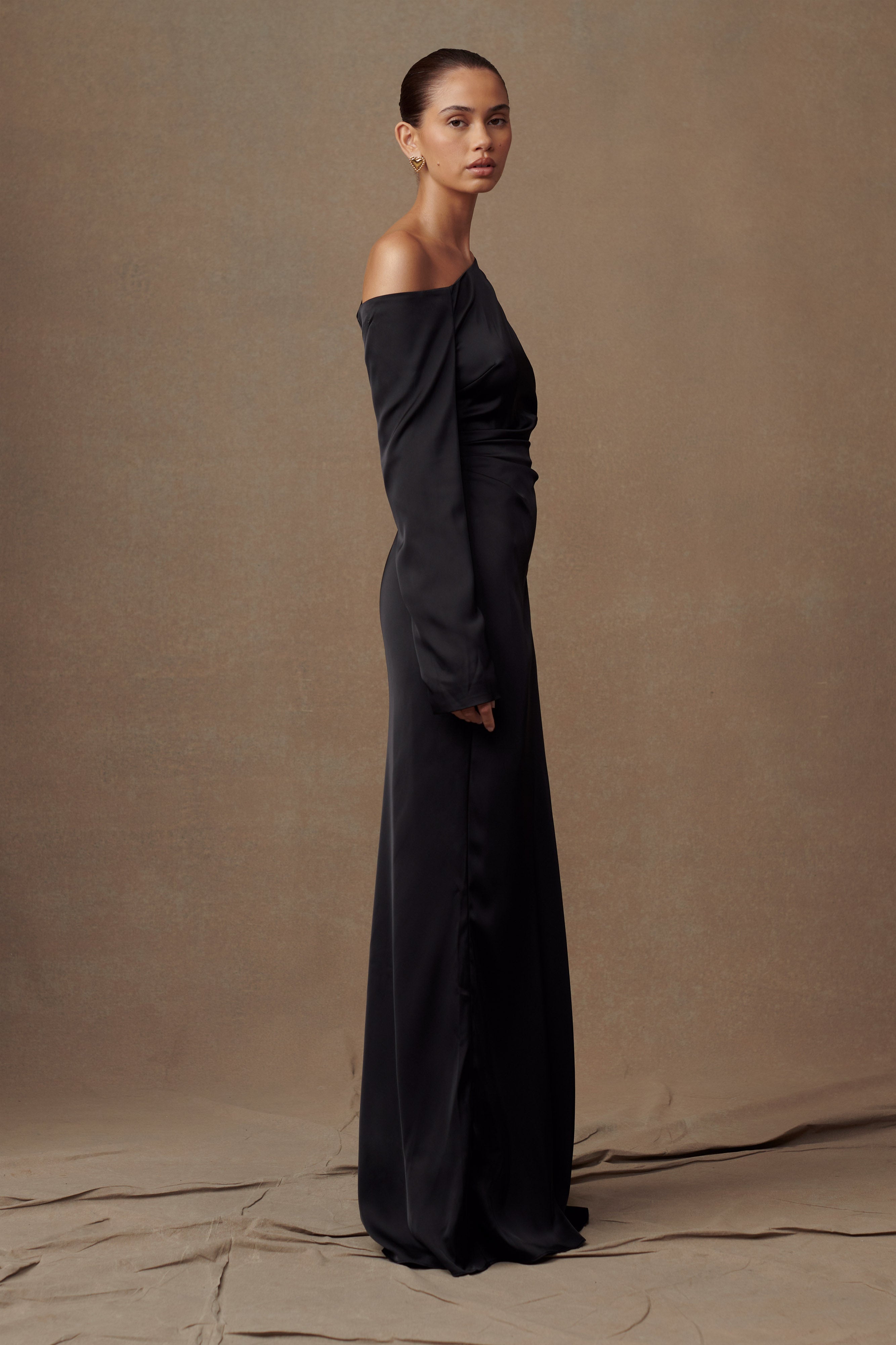 Avery Long Sleeve Maxi Dress - Black - Image 4
