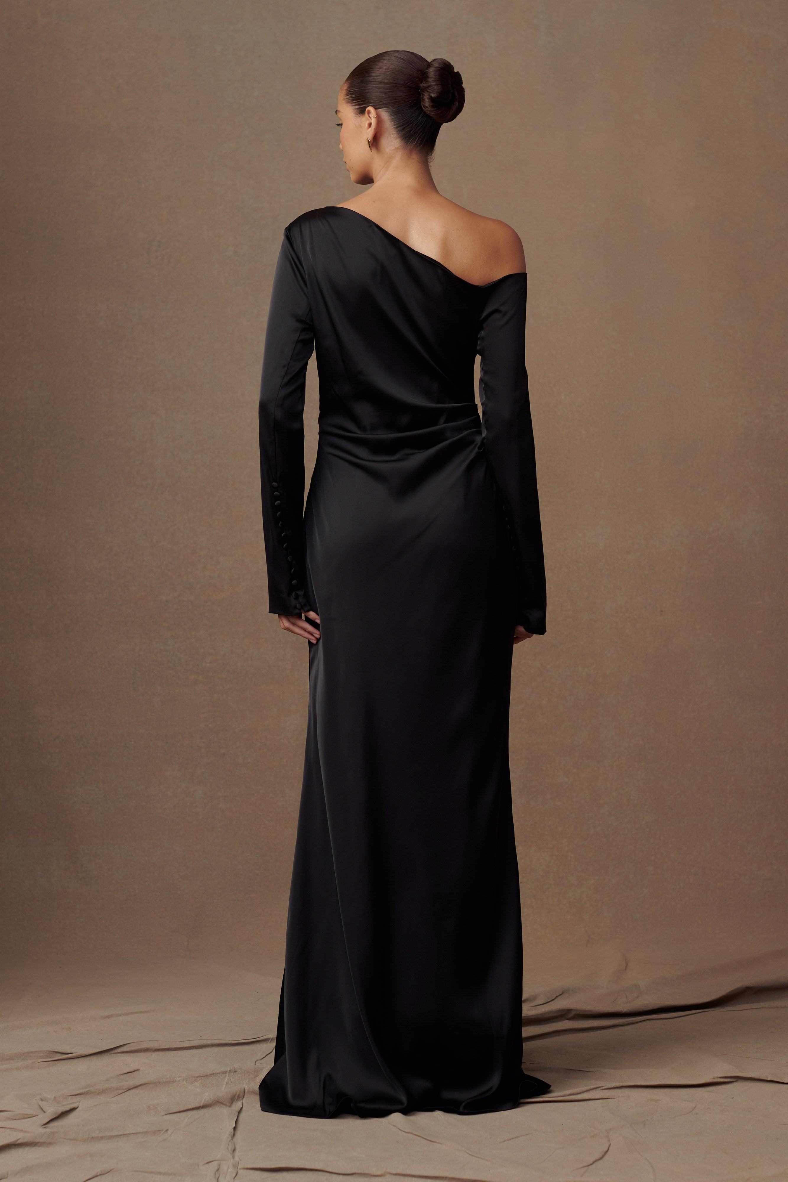 Avery Long Sleeve Maxi Dress - Black - Image 2