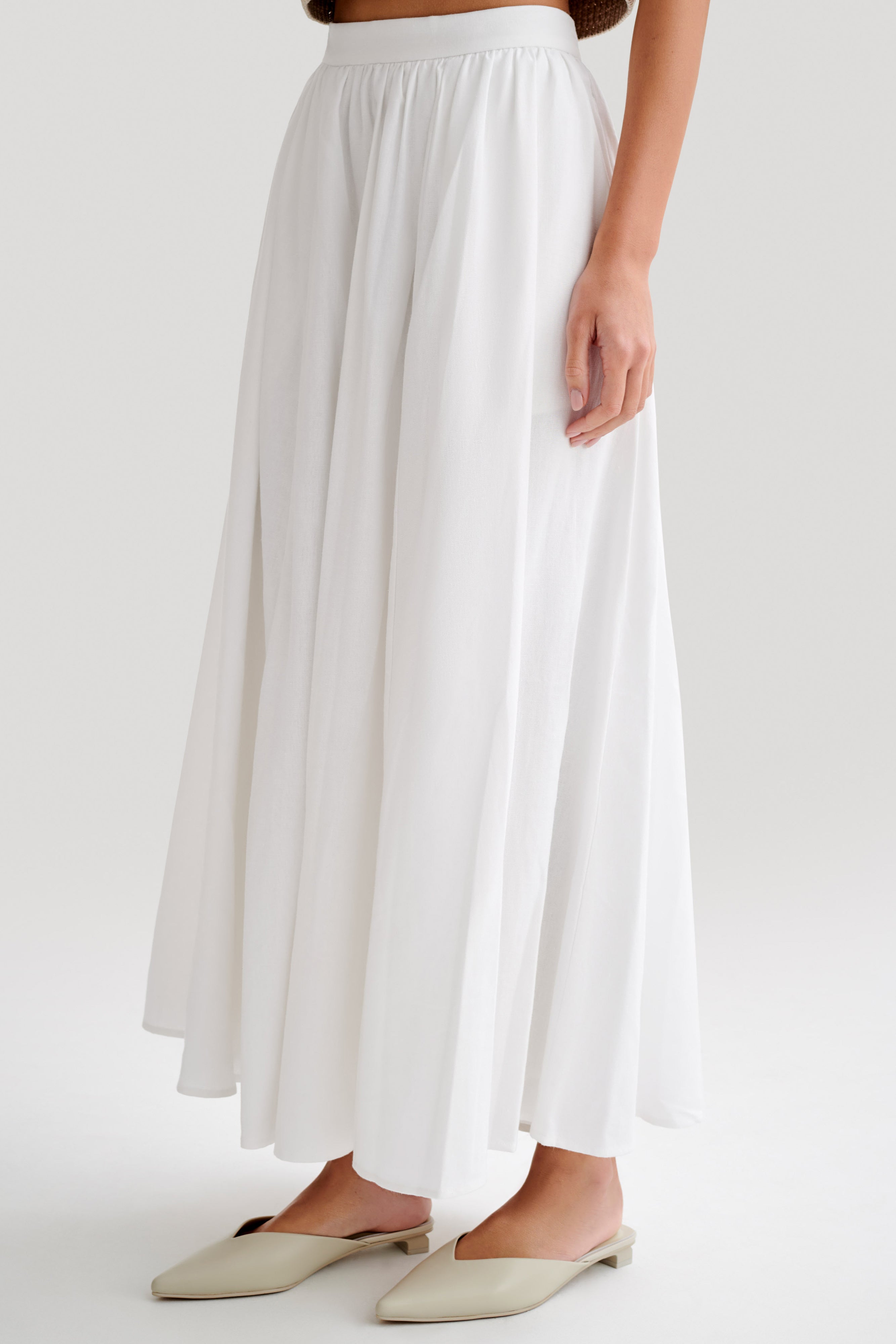 Clarence Linen A-Line Maxi Skirt - White - Image 7