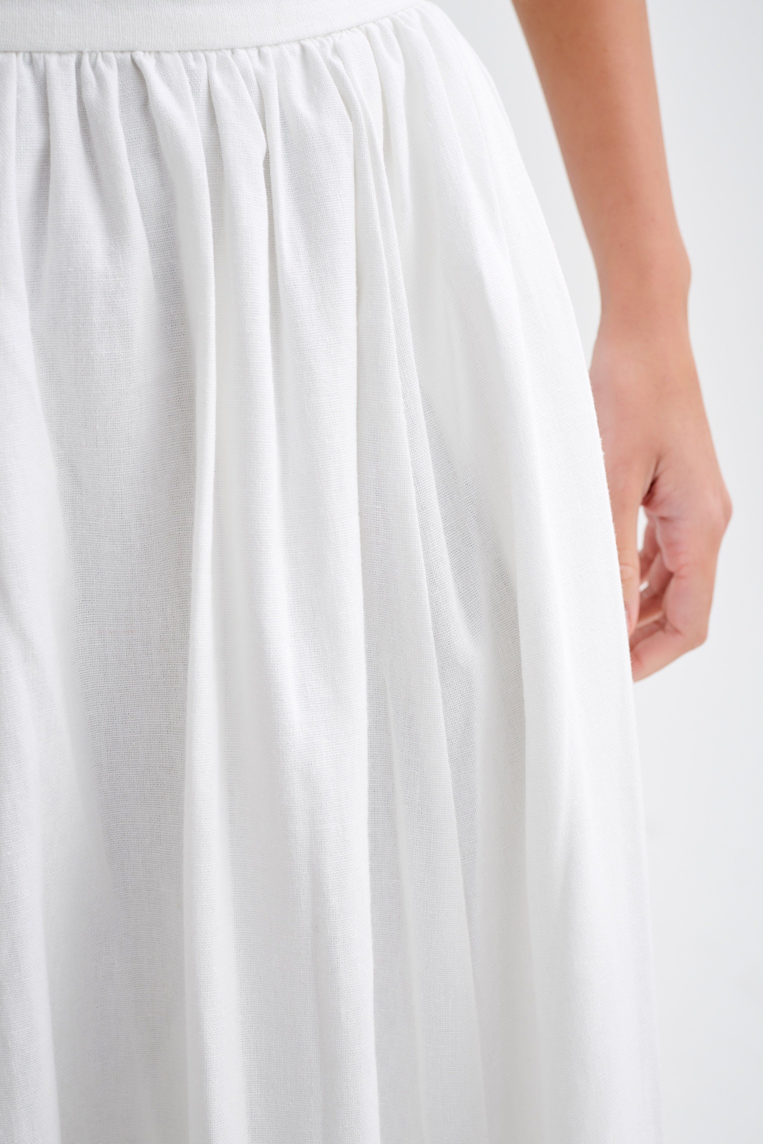 Clarence Linen A-Line Maxi Skirt - White - Image 8