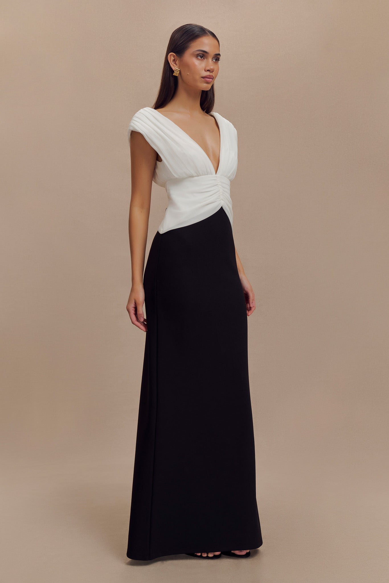 Monique Contrast Maxi Dress - Black - Image 3