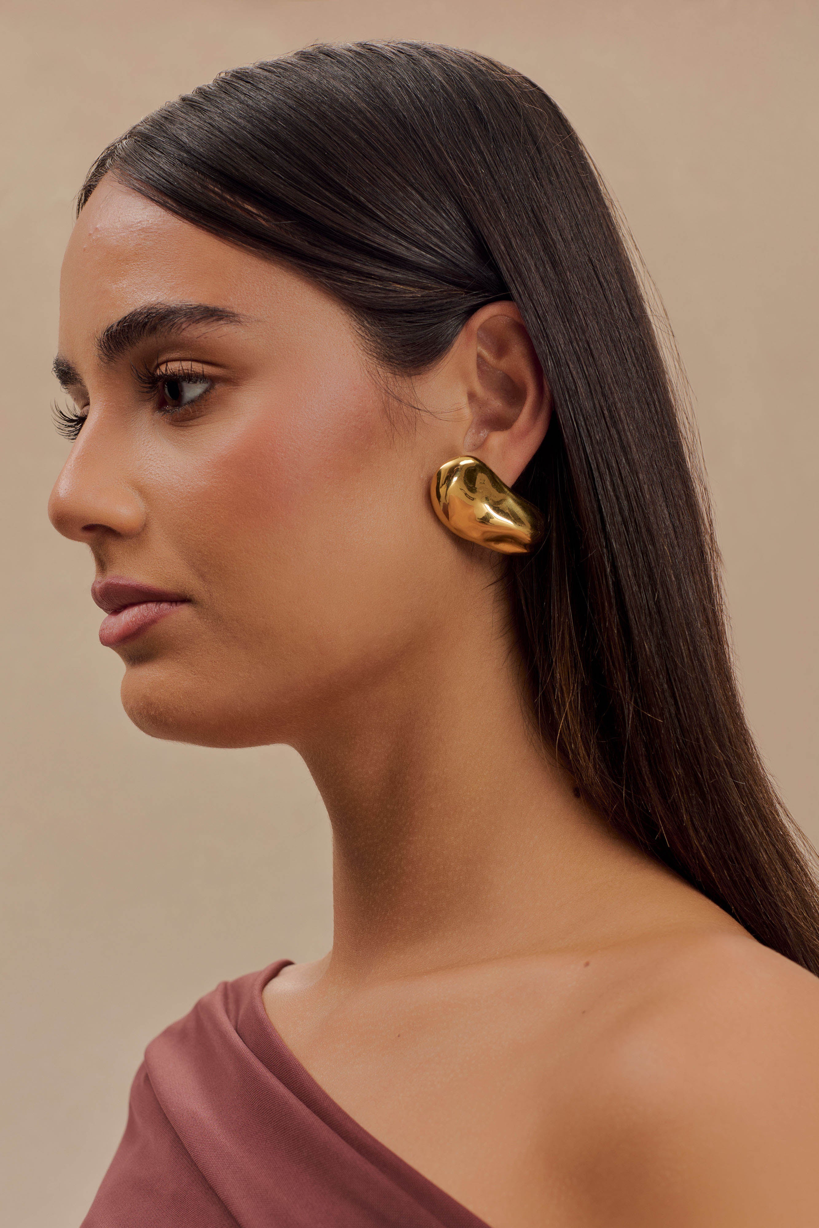 Alicia Horizontal Earrings - Gold - Image 6