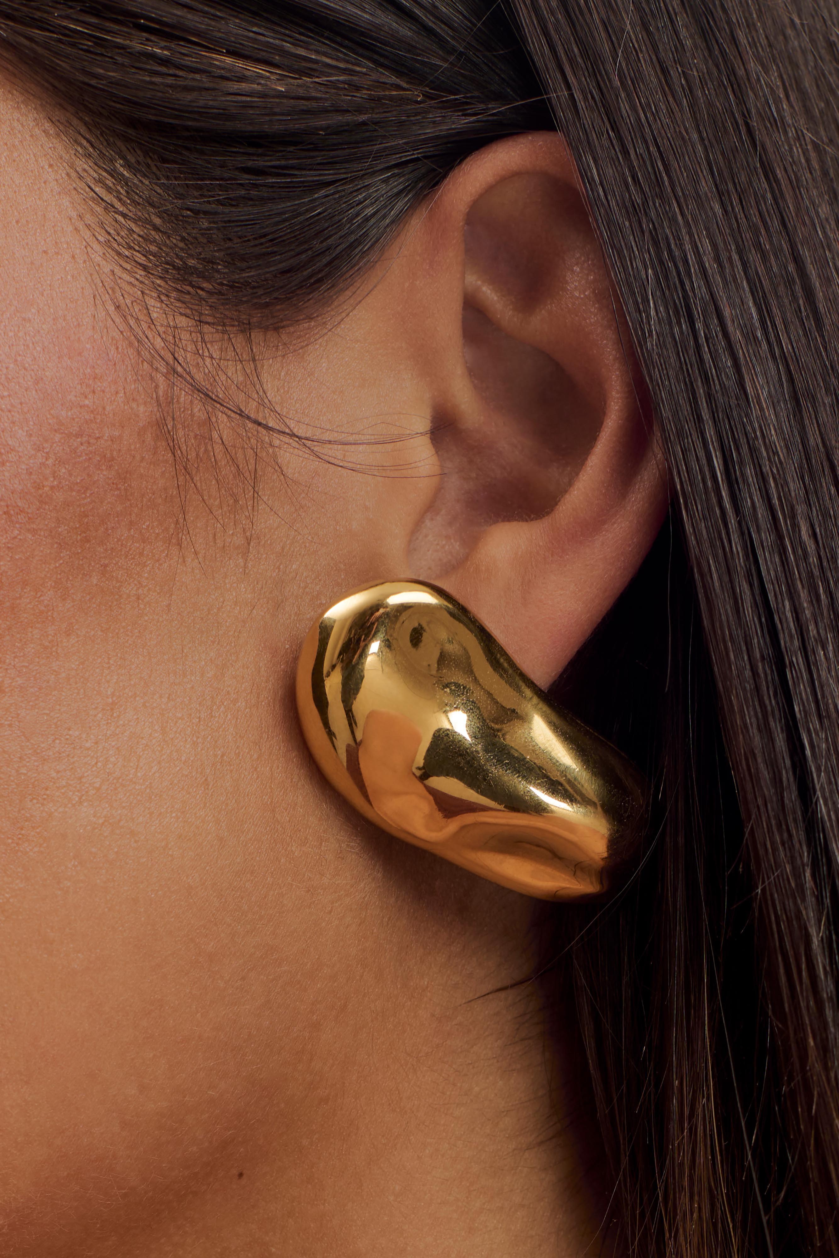 Alicia Horizontal Earrings - Gold - Image 4