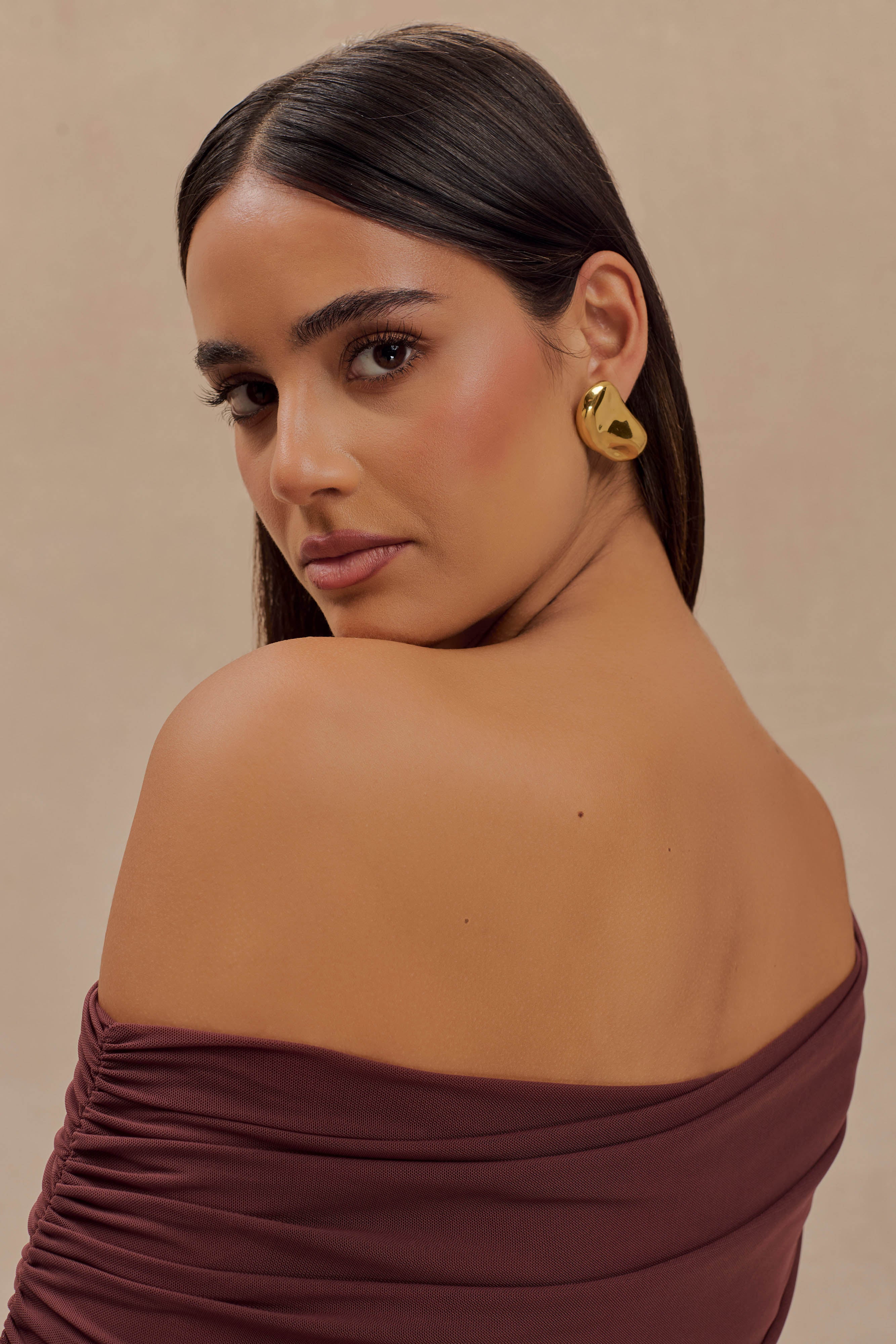 Alicia Horizontal Earrings - Gold - Image 7