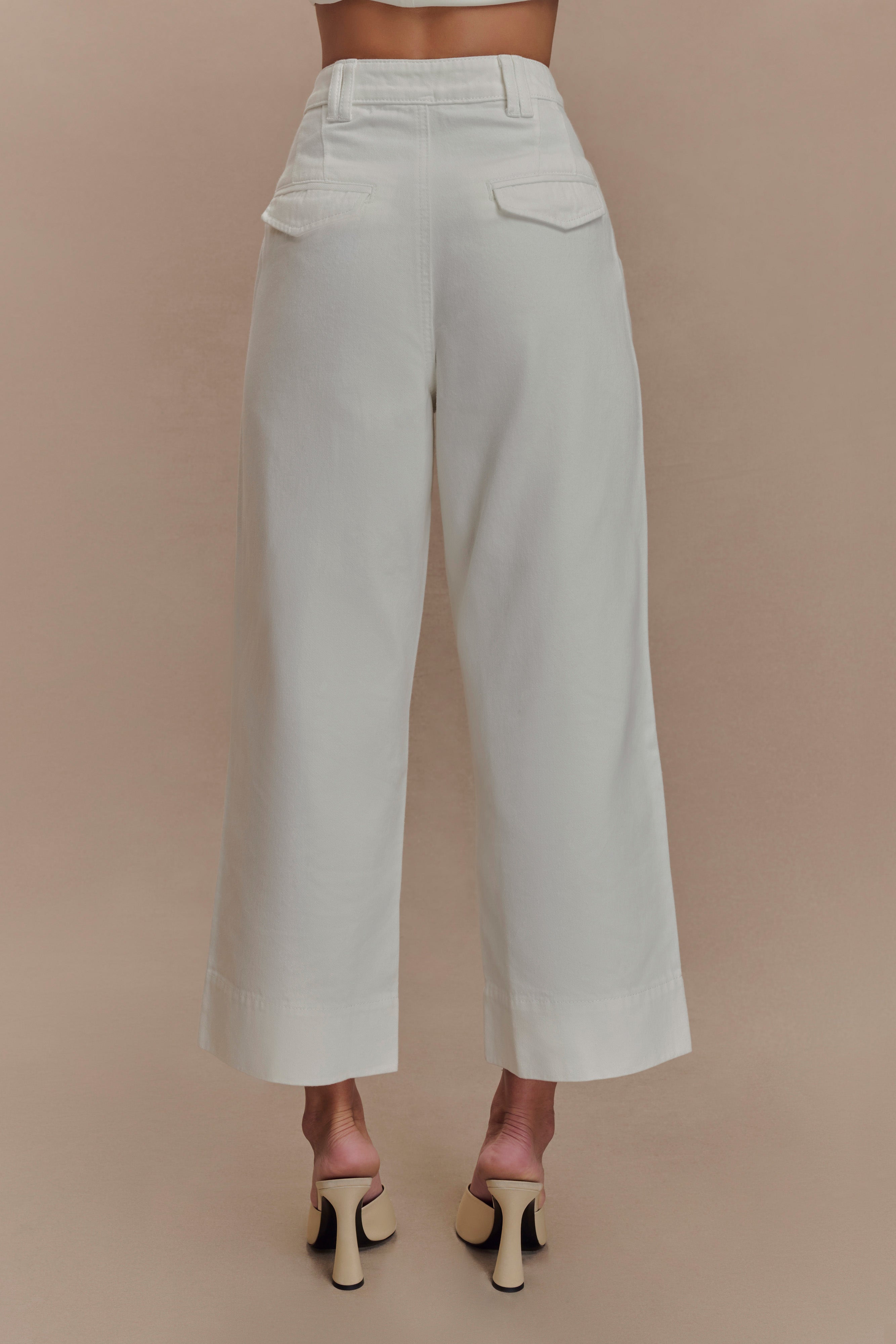 Alternative view of Kaitlyn Cropped Wide Leg Jeans - White