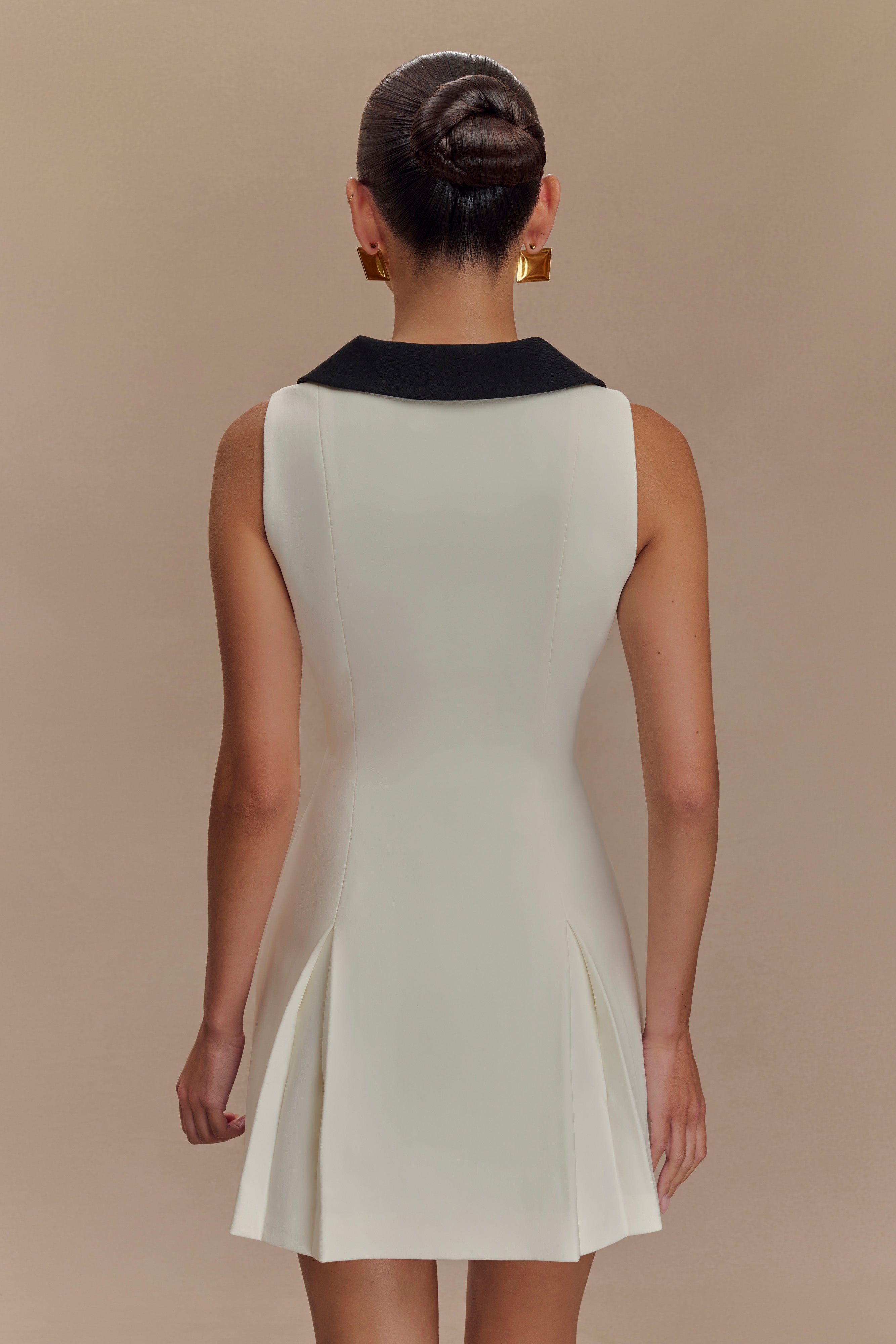 Oli Sleeveless Contrast Mini Dress - Ivory/Black - Image 4