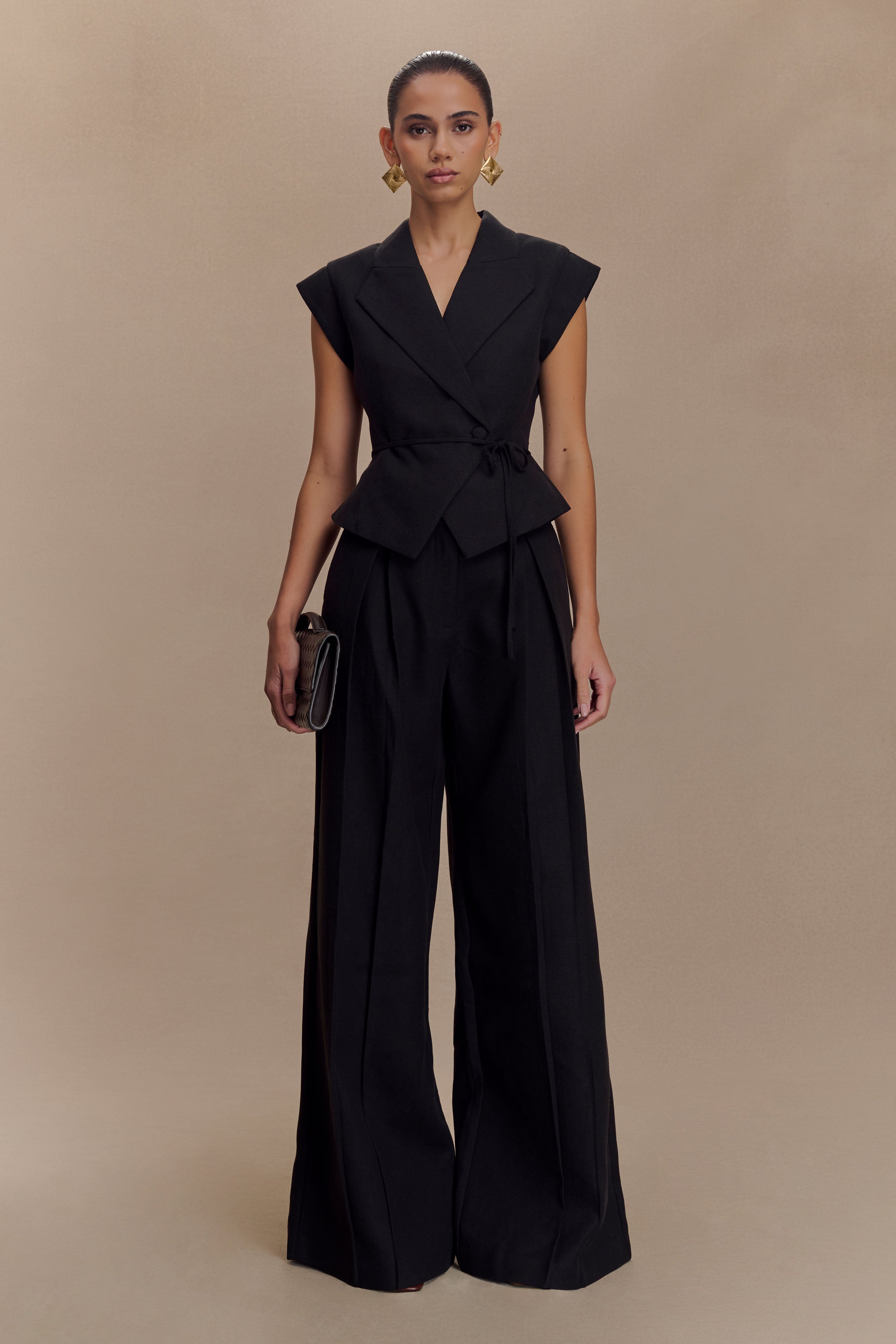 Andina Shortsleeve Linen Top - Black - Image 7