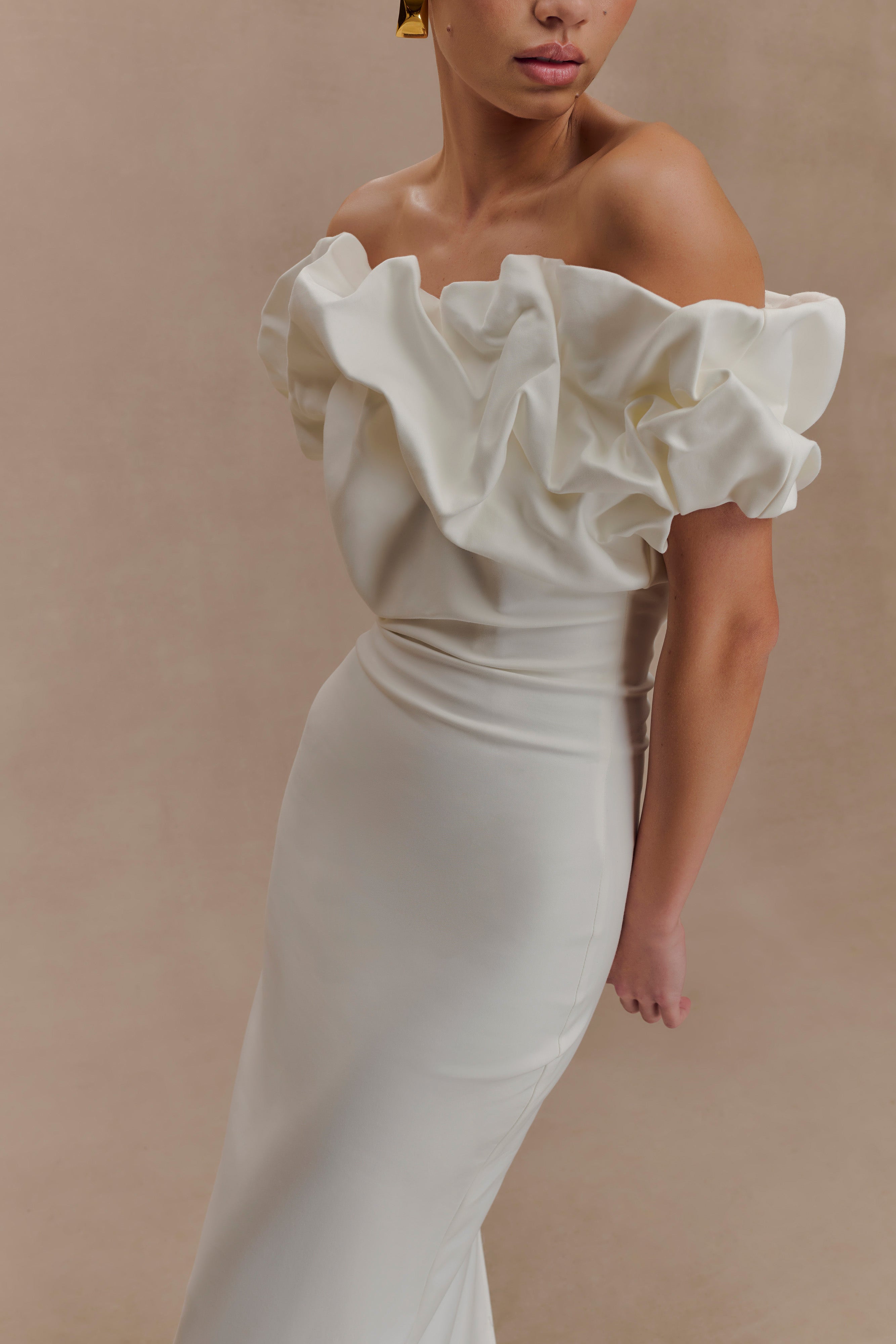 Sariya Sculptural Maxi Dress - White - Image 3