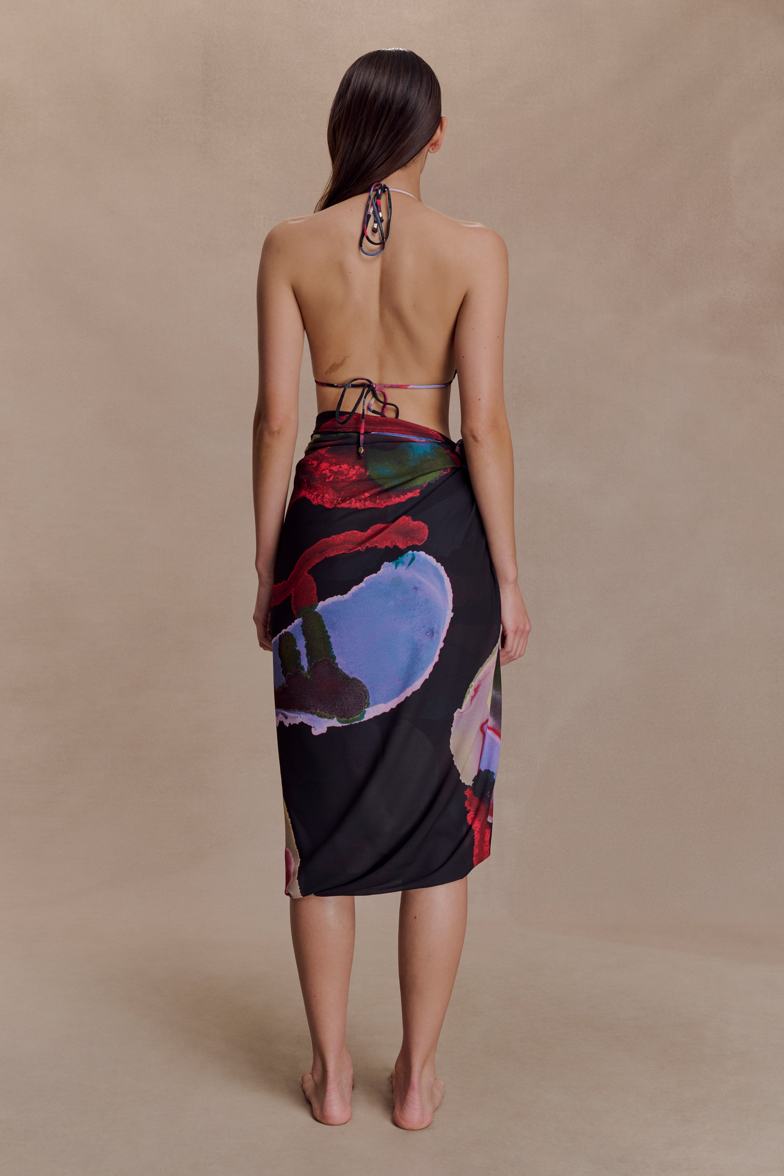 Alternative view of Evie Chiffon Sarong - Multi Fluid Reverie Print