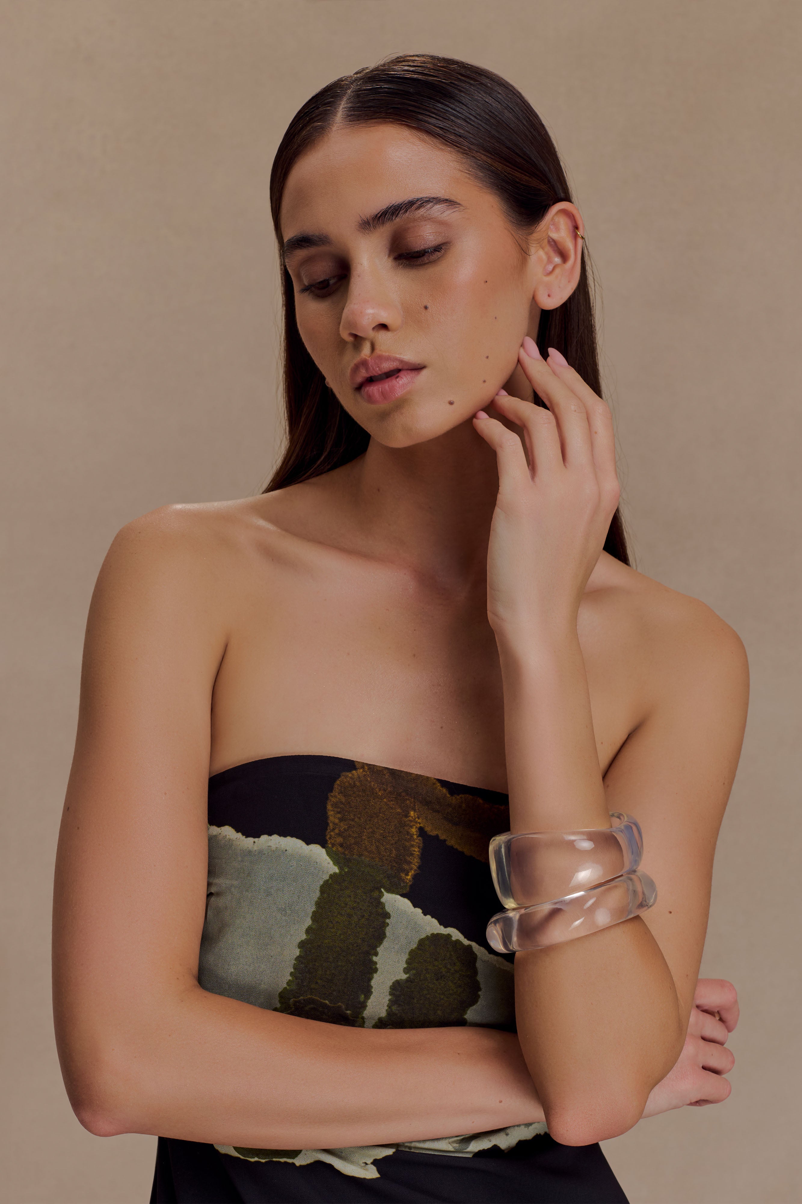 Marah Resin Bangle Set - Clear - Image 4