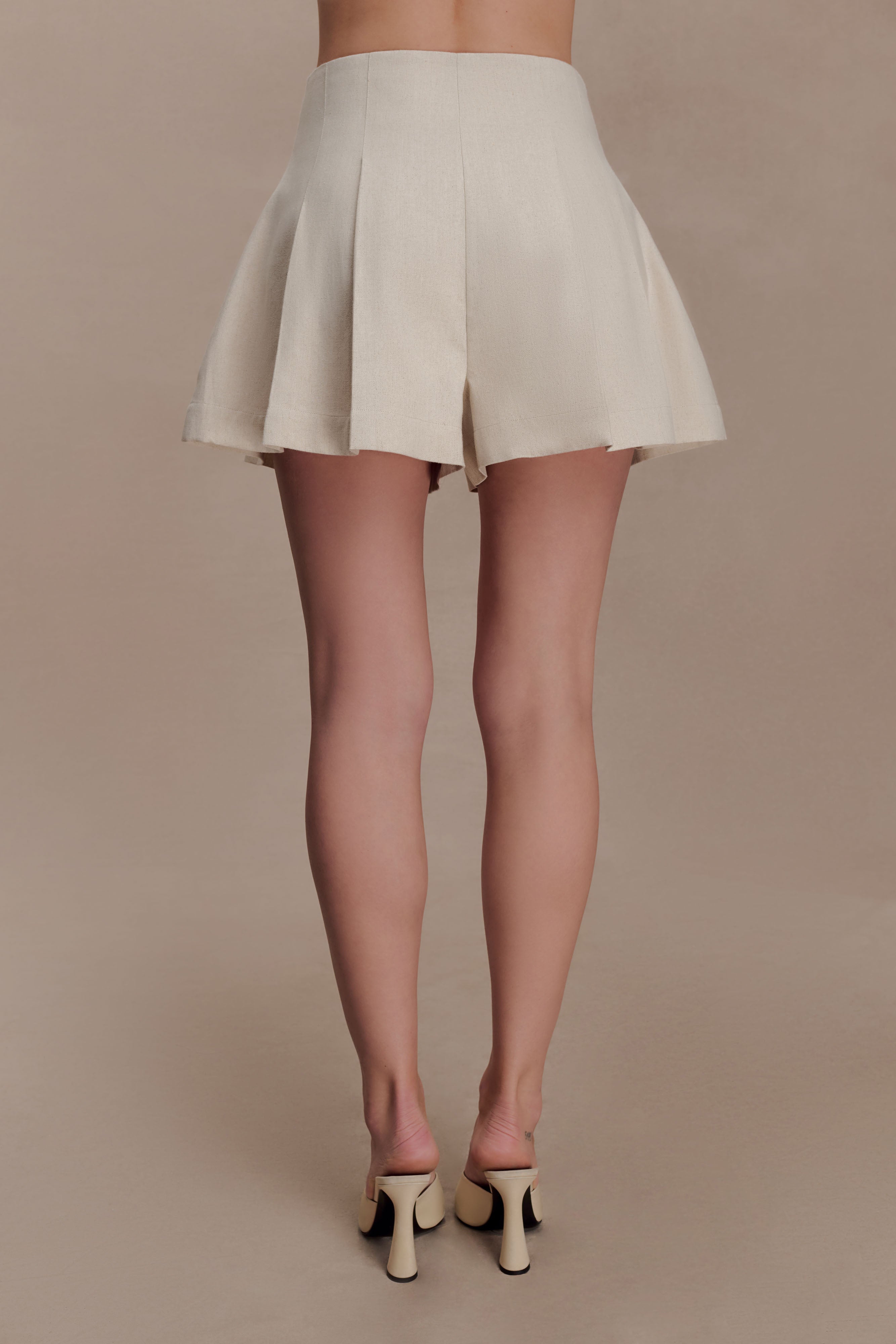 Alternative view of Martine Pleated Linen Short - Natural