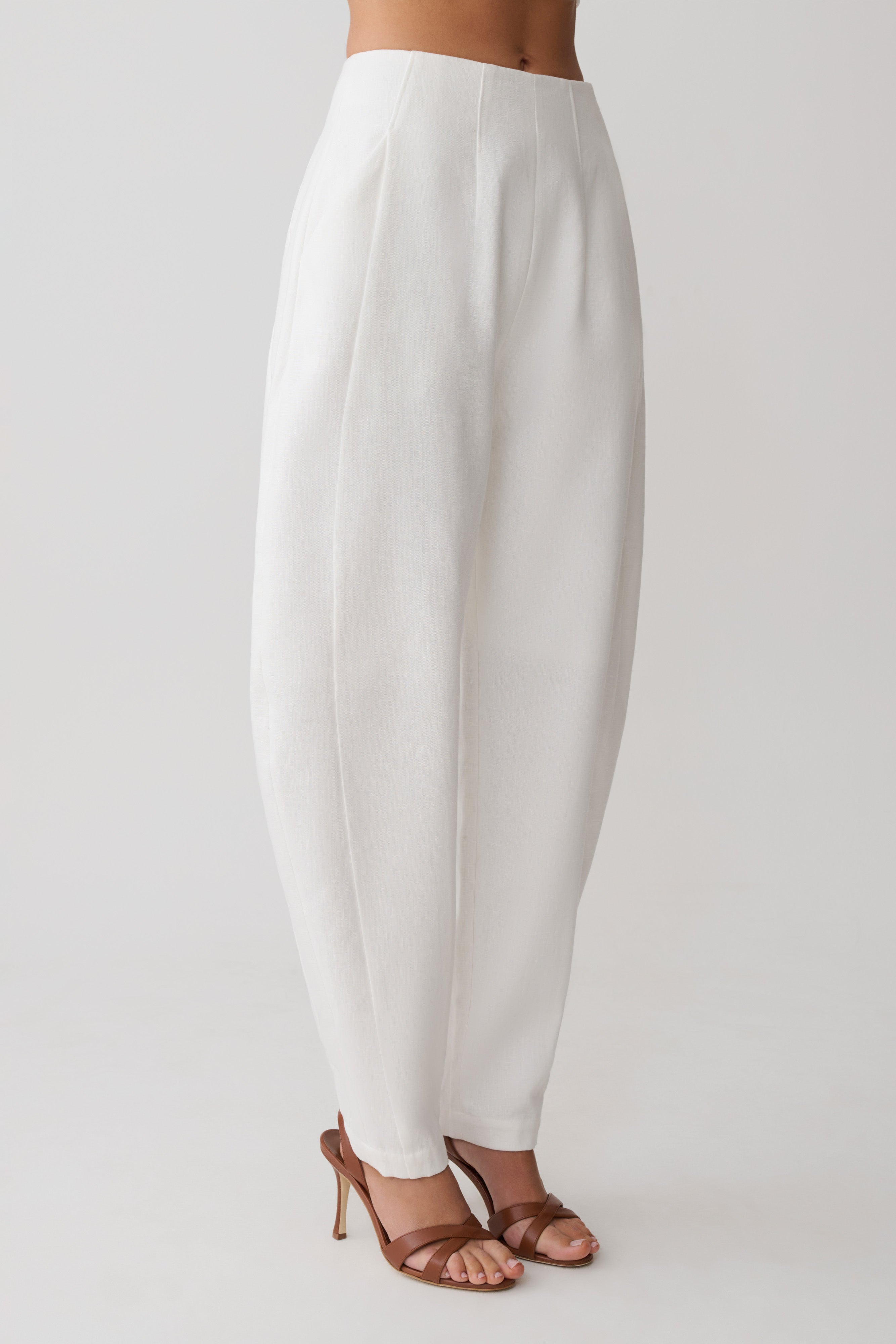 Oriana Linen Oversize Pants - White - Image 5