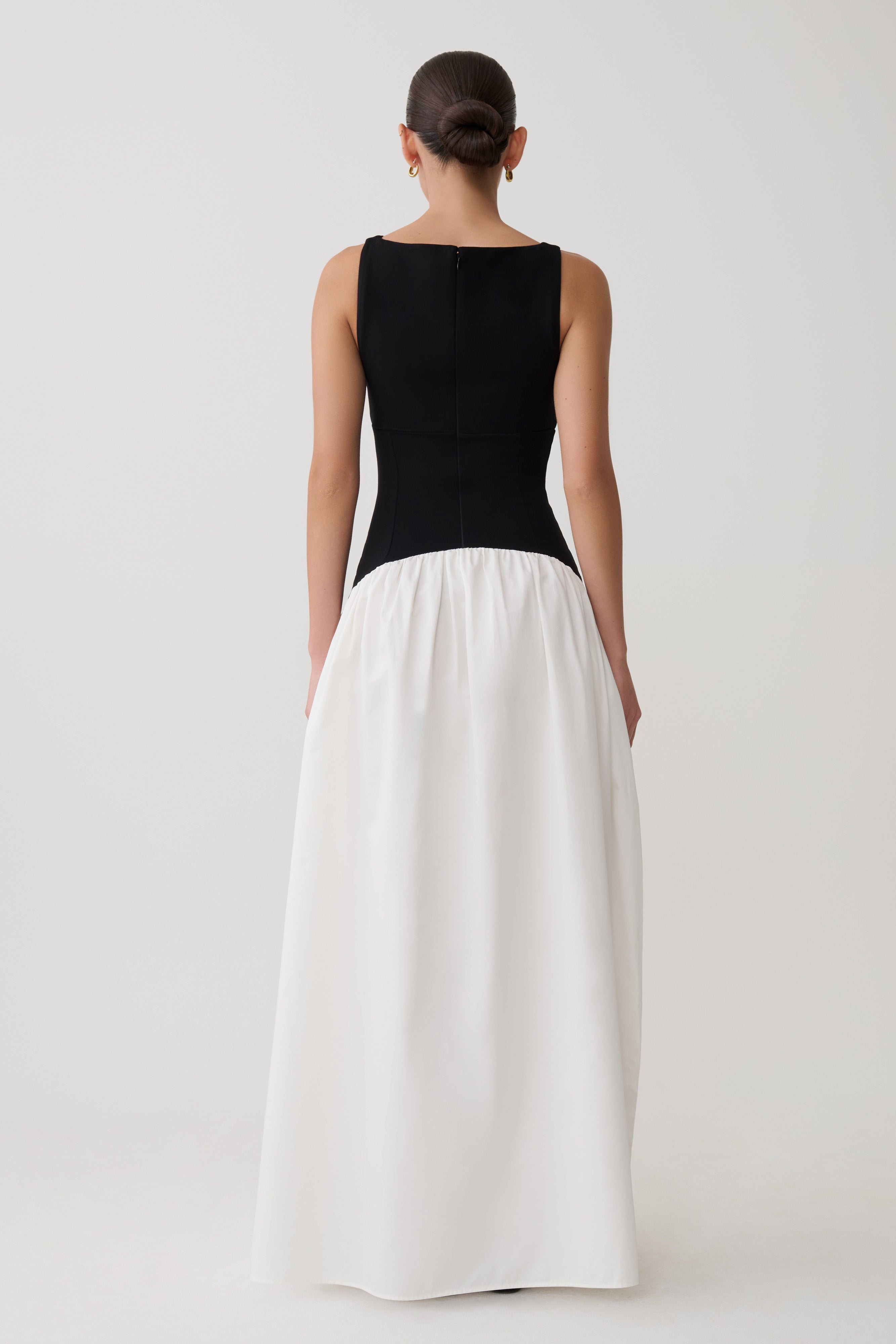 Alternative view of Acacia Contrast Sleeveless Maxi Dress - Black/White