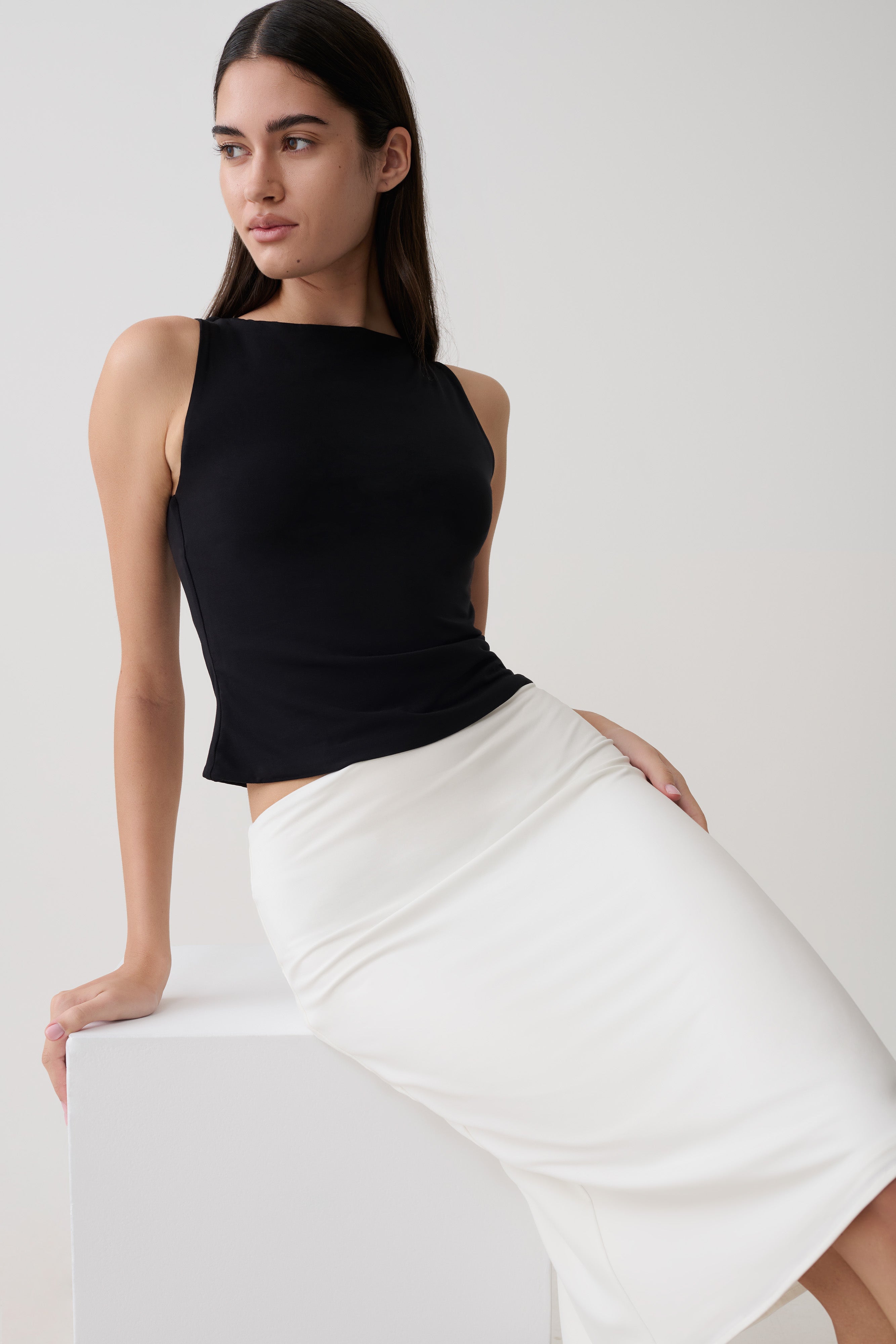 Nicolette Sleeveless Tank Top - Black - Image 3